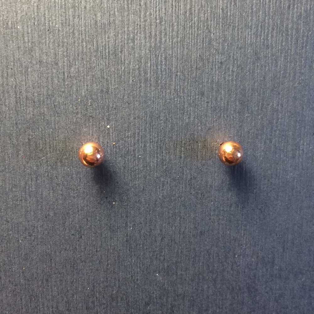 🌹NEW🌹rose gold earrings